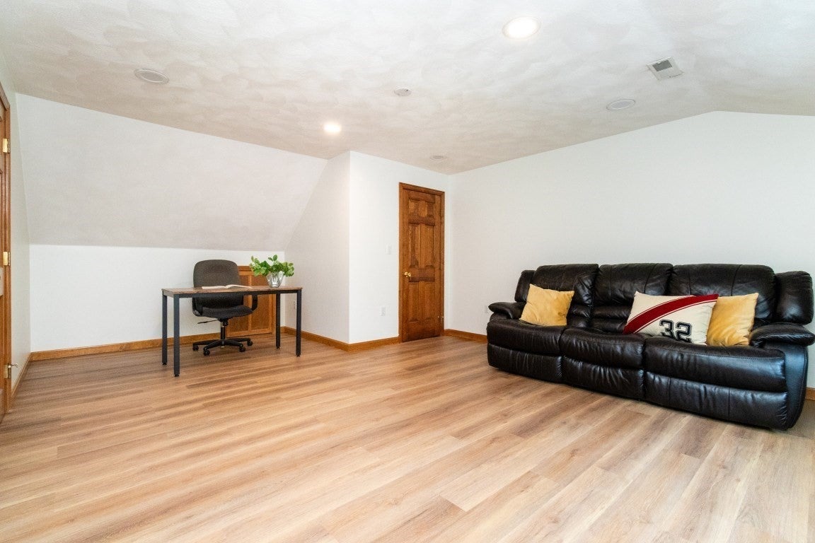 2 Mccarthy Dr, Burlington, MA Photo #36