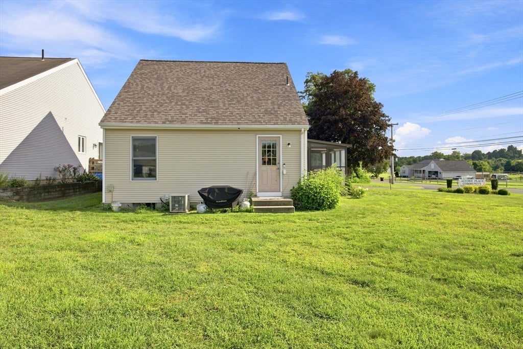 1 Alvord Pl #1, South Hadley, MA Photo #32