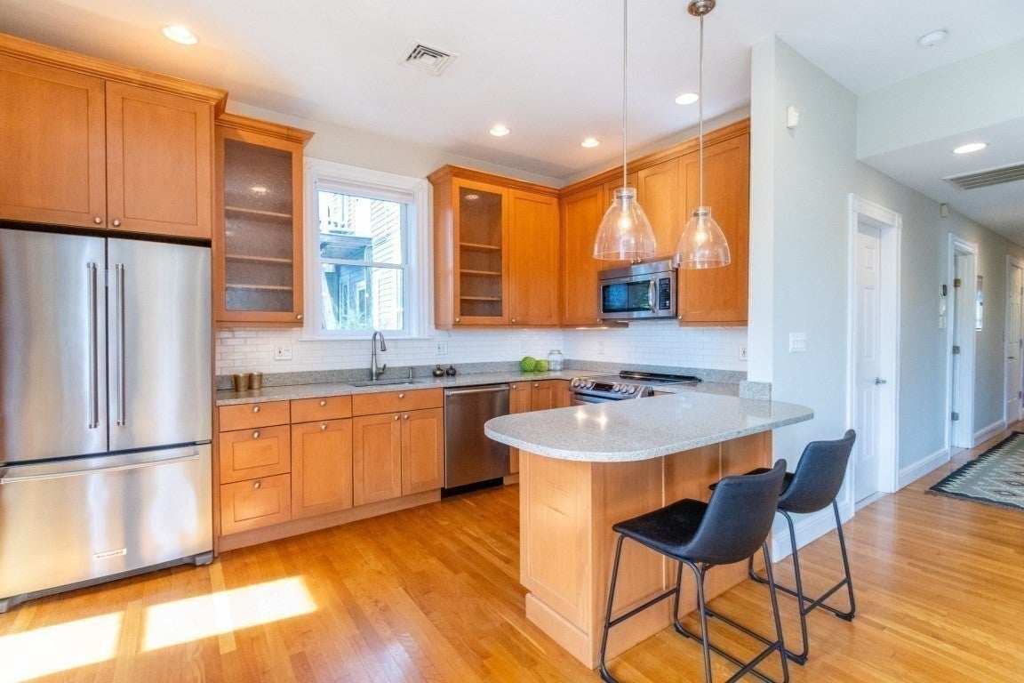 111 Sheridan St 2