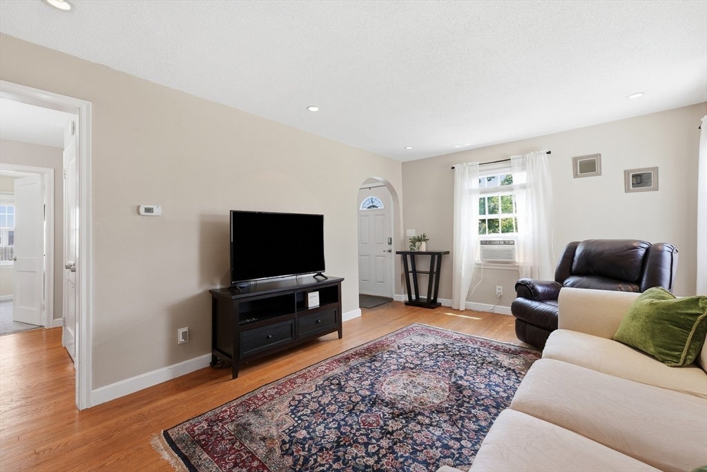 83 Lindbergh Blvd, Westfield, MA, 83 Lindbergh Blvd, Westfield, MA Photo #6