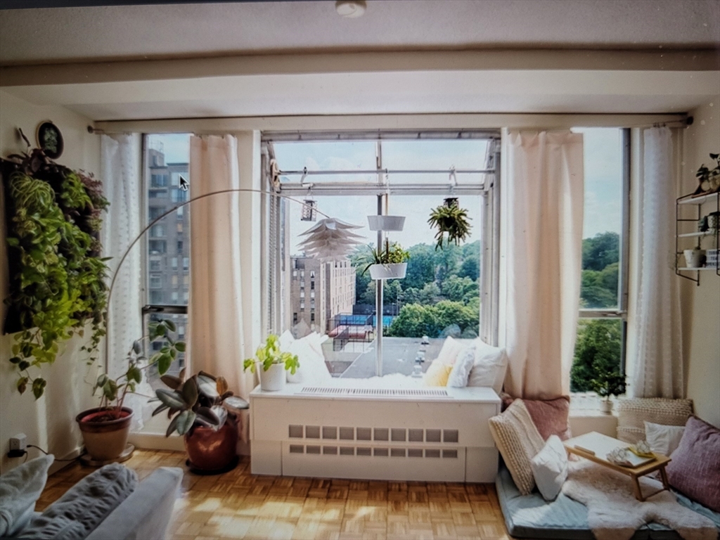 44 Washington St. 910