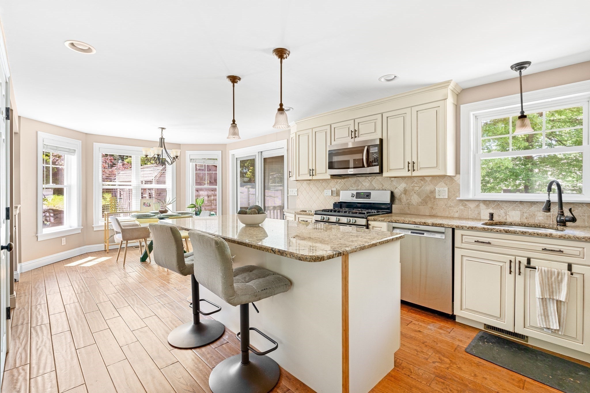 11 Woodbury Rd, Billerica, MA, 11 Woodbury Rd, Billerica, MA Photo #3