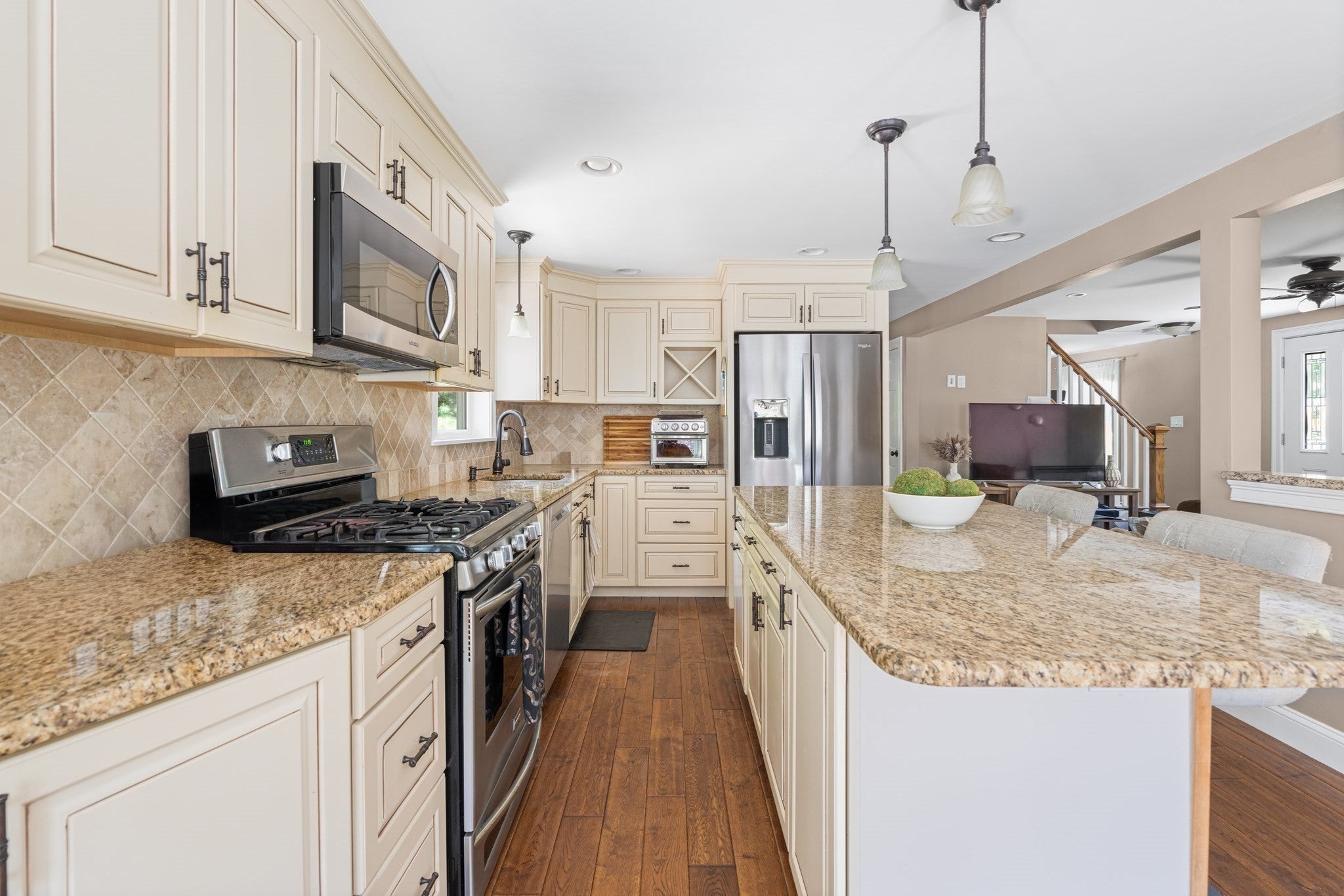 11 Woodbury Rd, Billerica, MA, 11 Woodbury Rd, Billerica, MA Photo #2