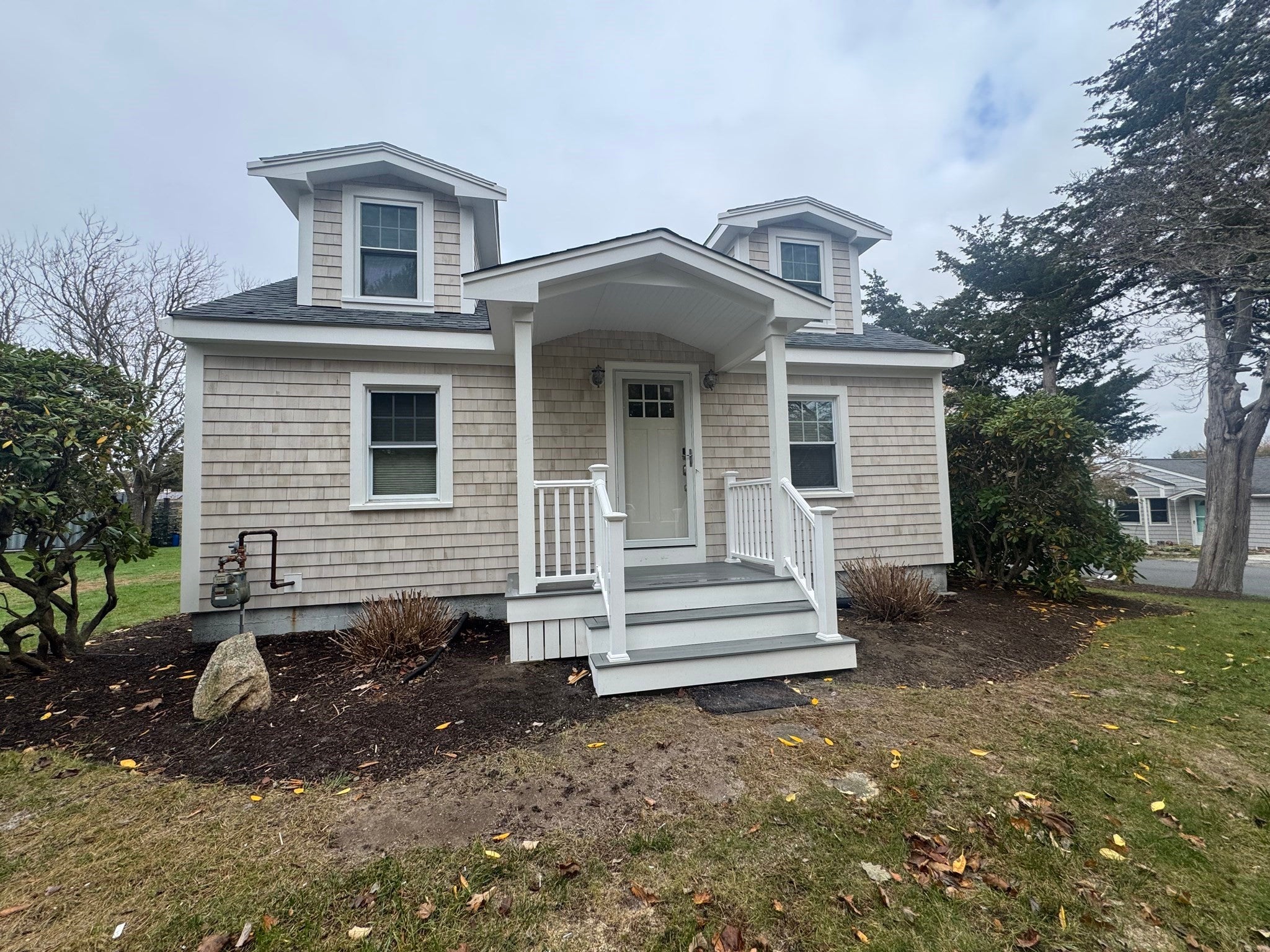 82 Raymond St