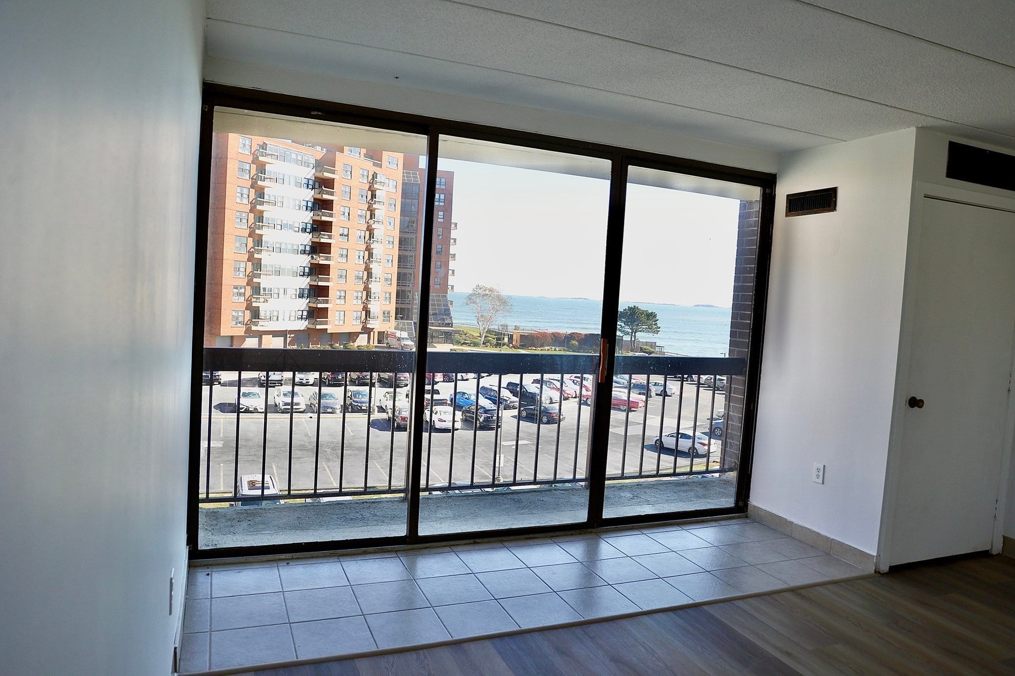 1 Pond ST #4N, Winthrop, MA, 1 Pond ST #4N, Winthrop, MA Photo #4