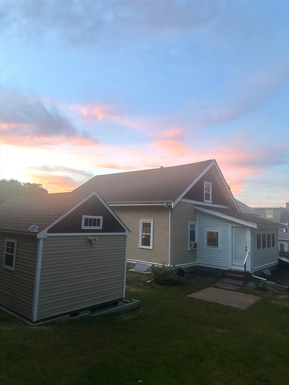 32 Harding Ave