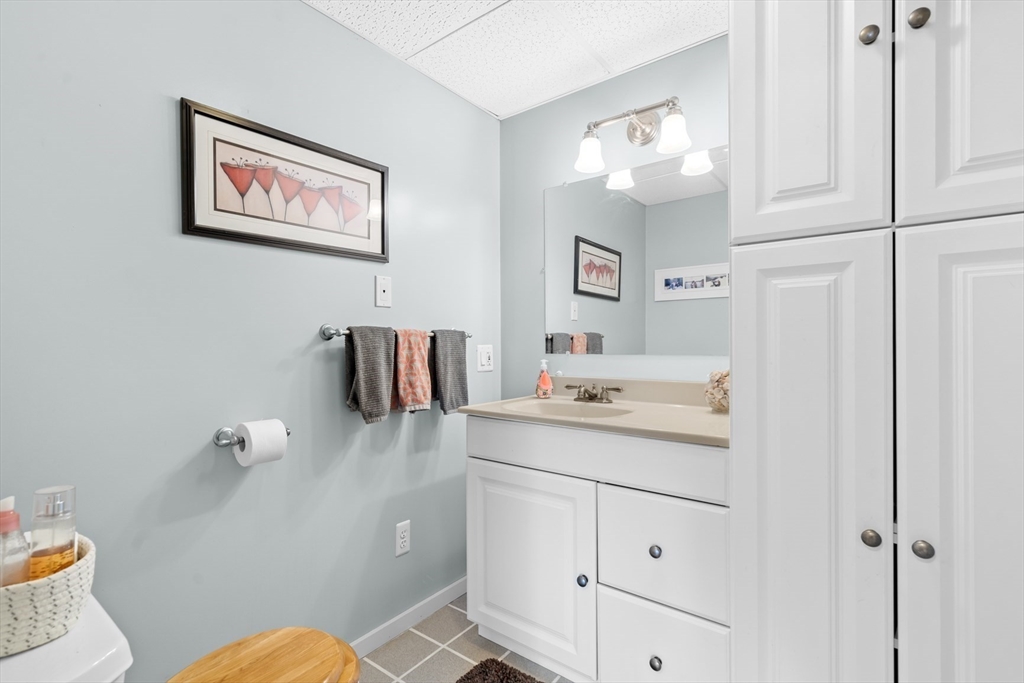 43 Cliff Dr, Freetown, MA Photo #28