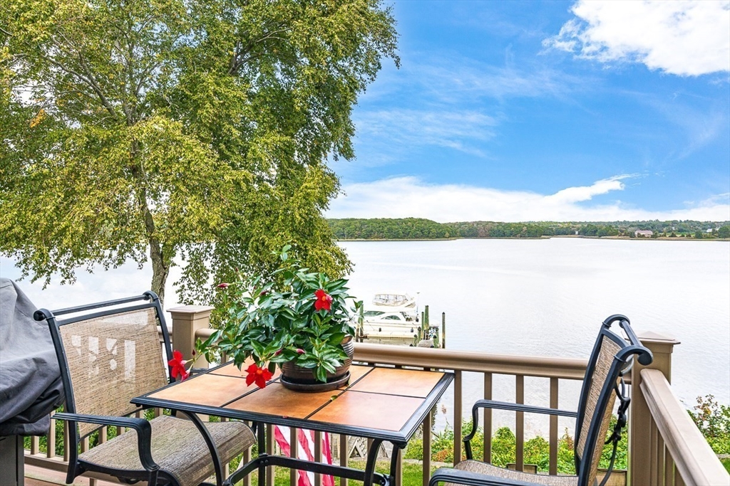 43 Cliff Dr, Freetown, MA Photo #11