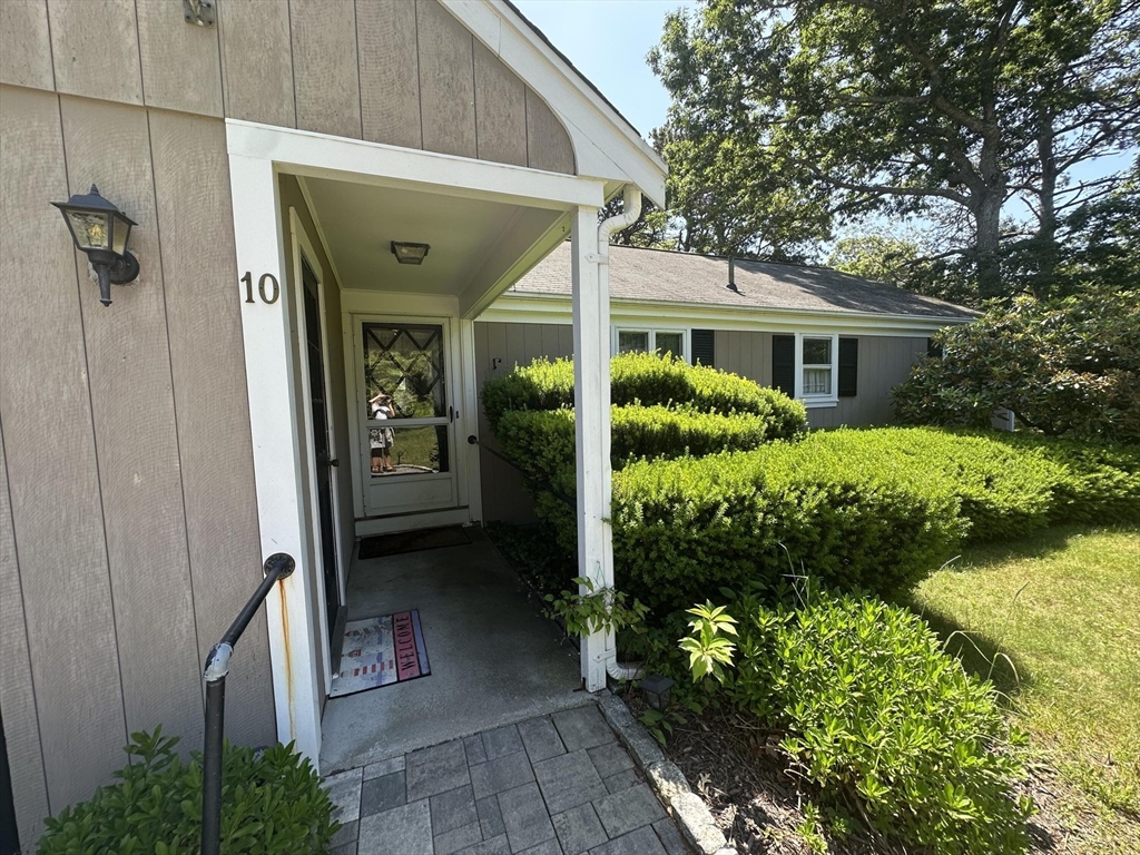 10 Freeman Rd