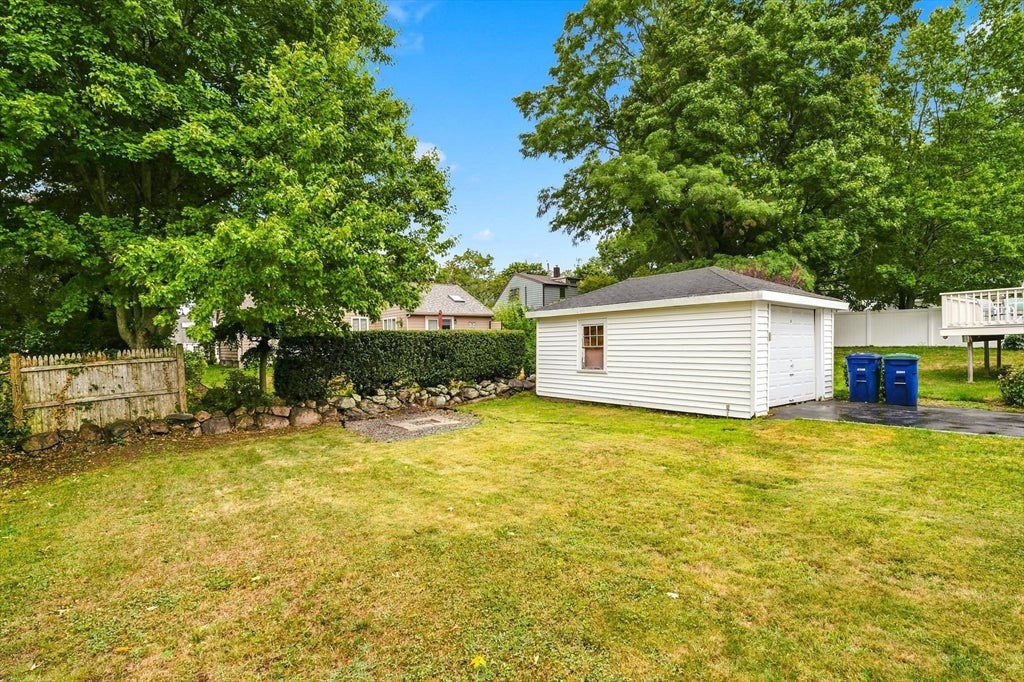 16 Elmlawn Rd