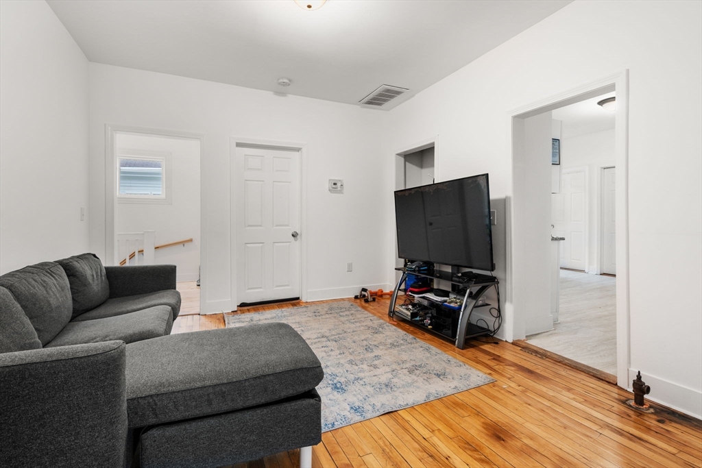 252 Shaw St, Lowell, MA Photo #8