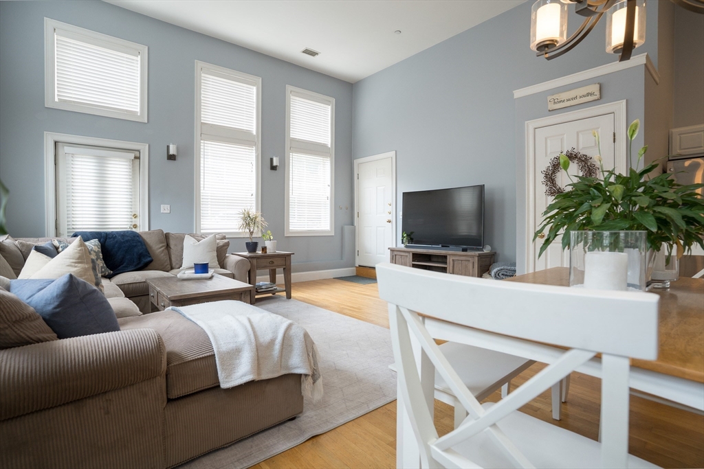352 West 3rd Street 9