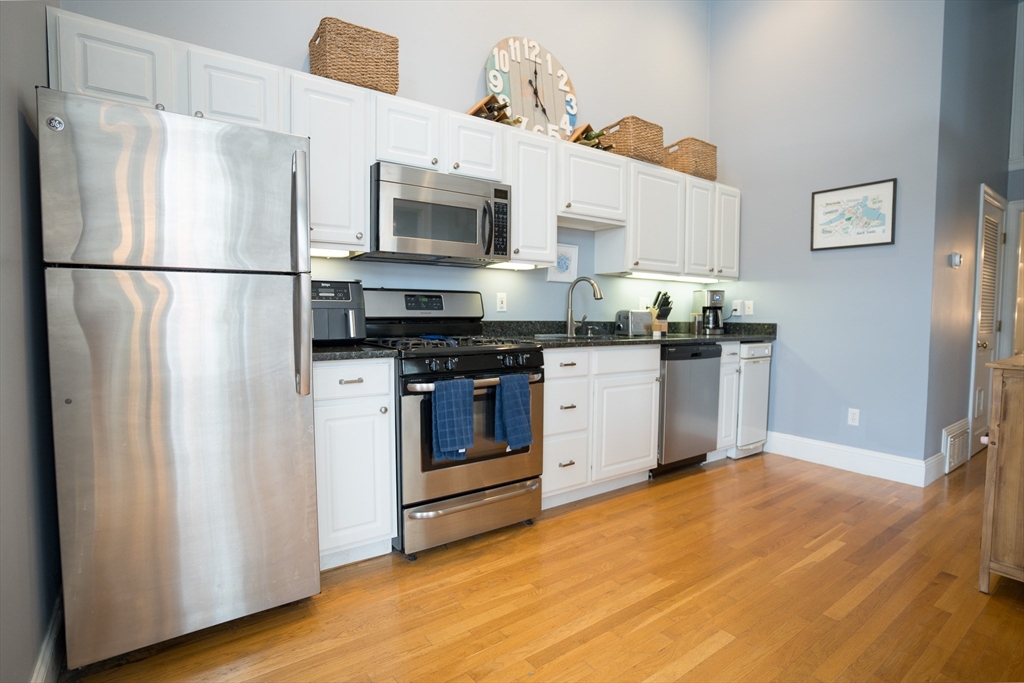 352 West 3rd Street 9