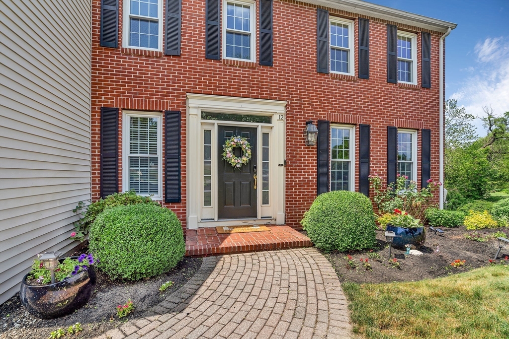 12 Saddle Hill Dr
