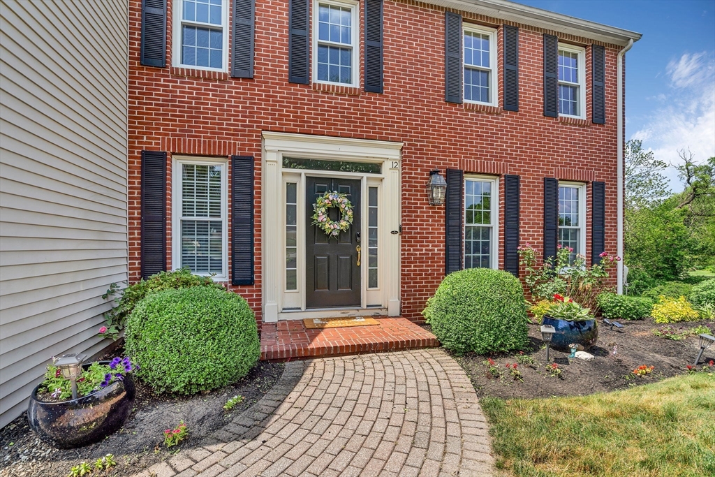 12 Saddle Hill Dr