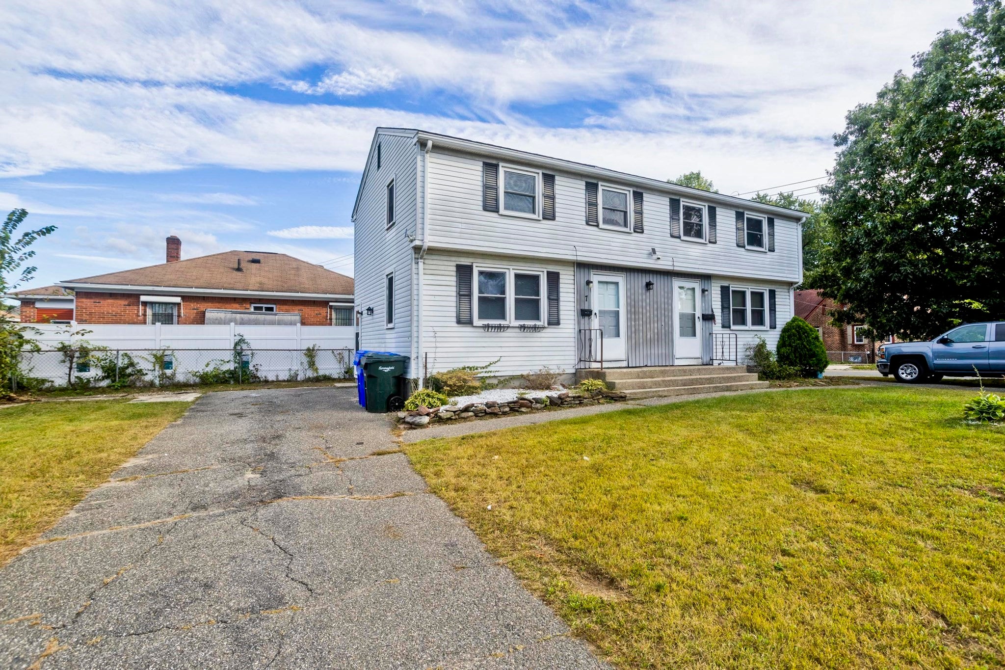 5-7 Ellen St, Springfield, MA, 5-7 Ellen St, Springfield, MA Photo #3