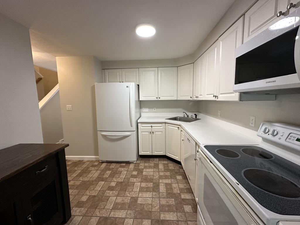 1904 Oakwood St Ext 1904