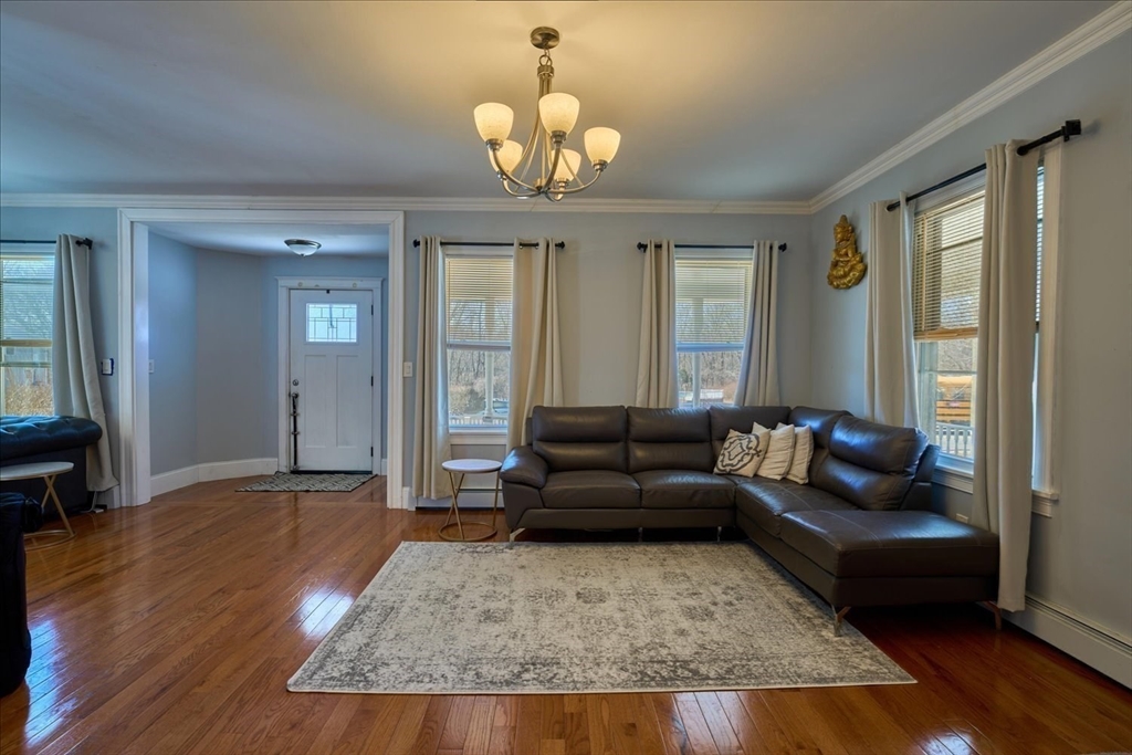 530 Fall River Ave