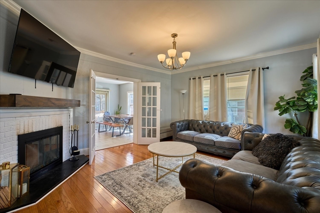 530 Fall River Ave