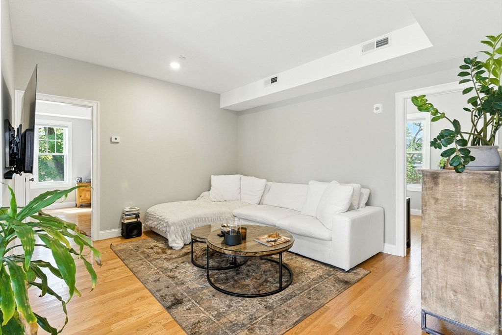 25 Conant Street 3