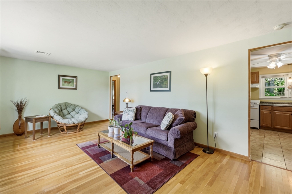16 Saybrook Cir, South Hadley, MA, 16 Saybrook Cir, South Hadley, MA Photo #10