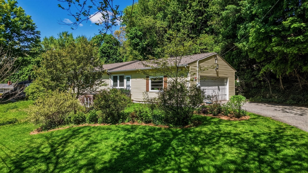 16 Saybrook Cir, South Hadley, MA, 16 Saybrook Cir, South Hadley, MA Photo #21