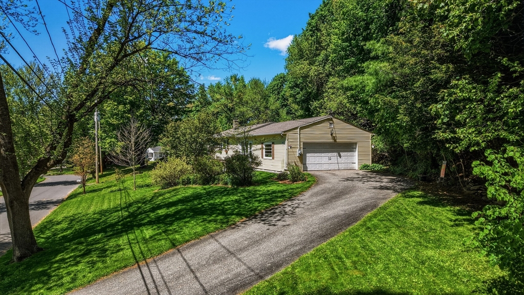 16 Saybrook Cir, South Hadley, MA, 16 Saybrook Cir, South Hadley, MA Photo #3