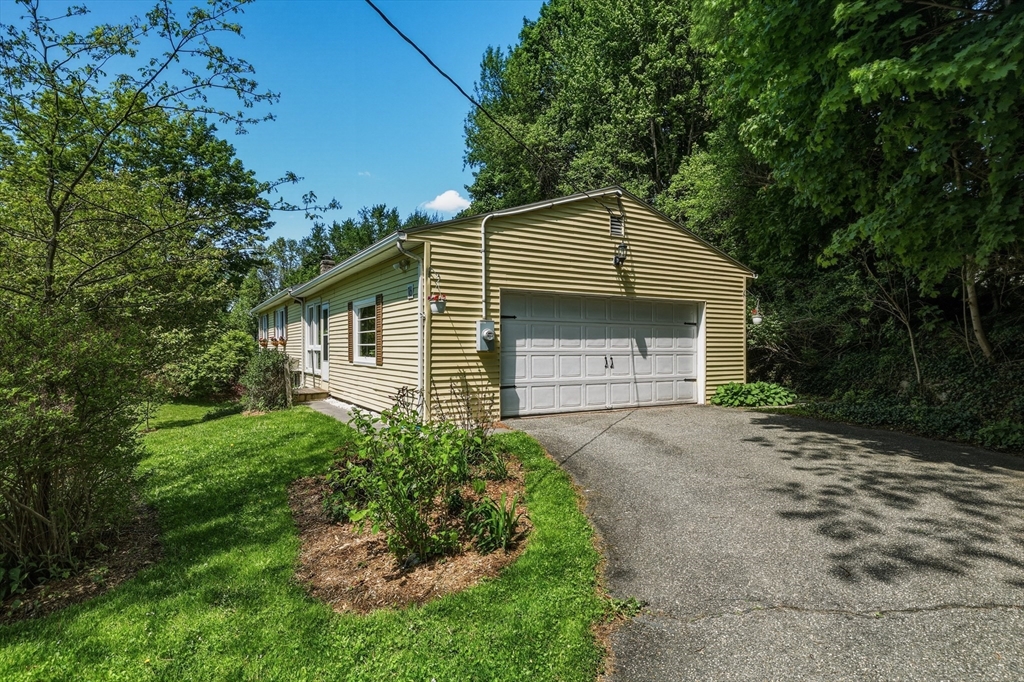 16 Saybrook Cir, South Hadley, MA, 16 Saybrook Cir, South Hadley, MA Photo #22