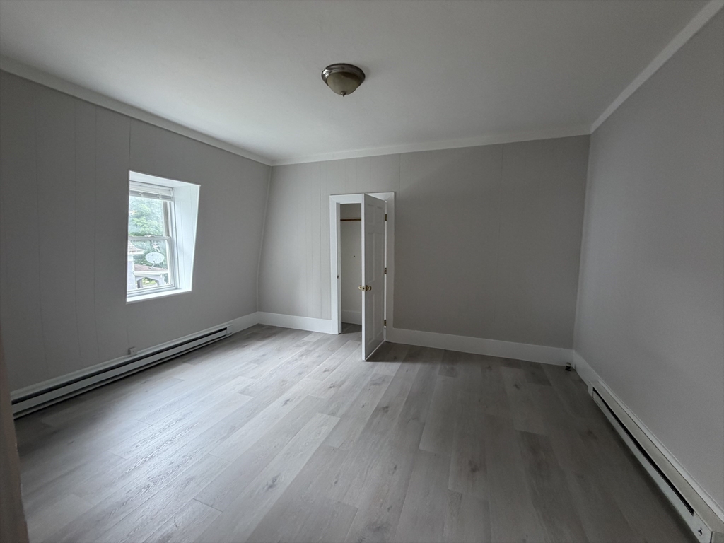 37 Oak Ave