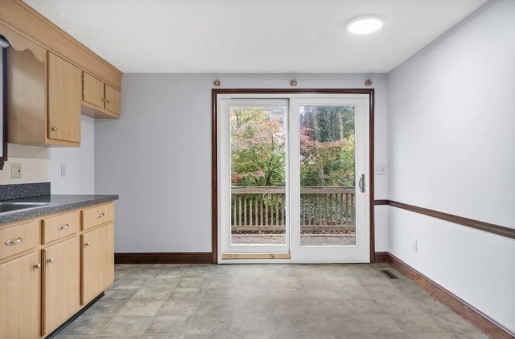 24 Bows Ln 24