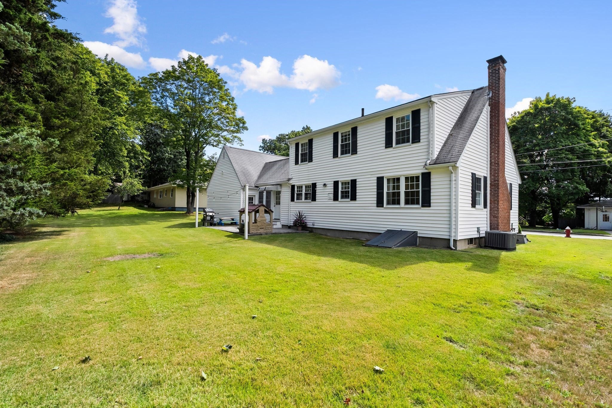 27 Mount Pleasant Ave, Holbrook, MA Photo #24