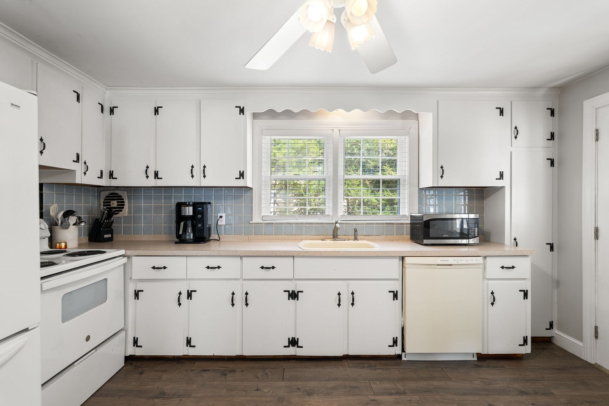 27 Mount Pleasant Ave, Holbrook, MA Photo #7