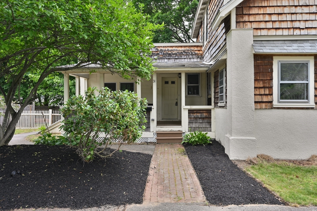 31 Waushakum Ave