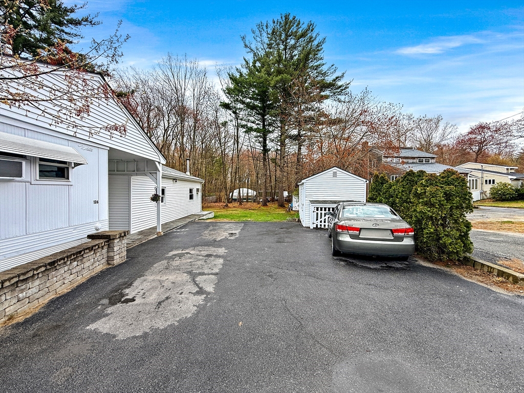 126 Beach Rd