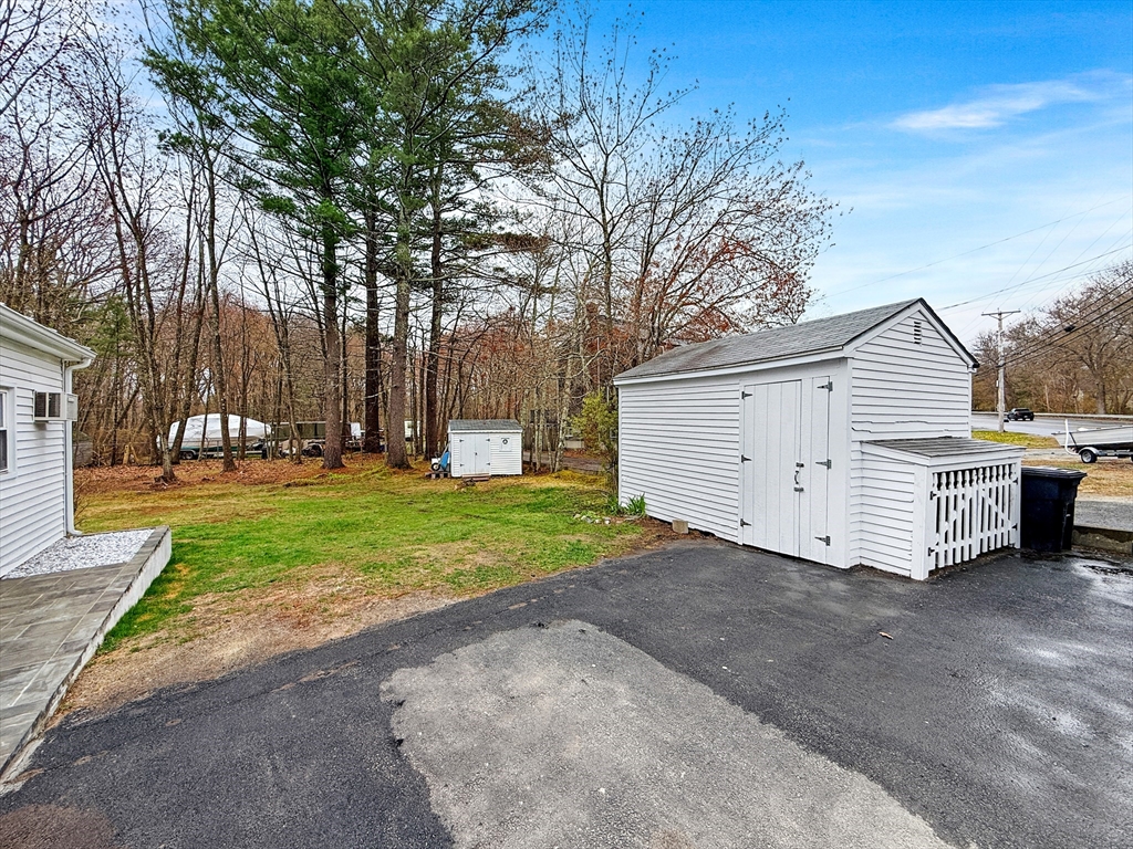 126 Beach Rd