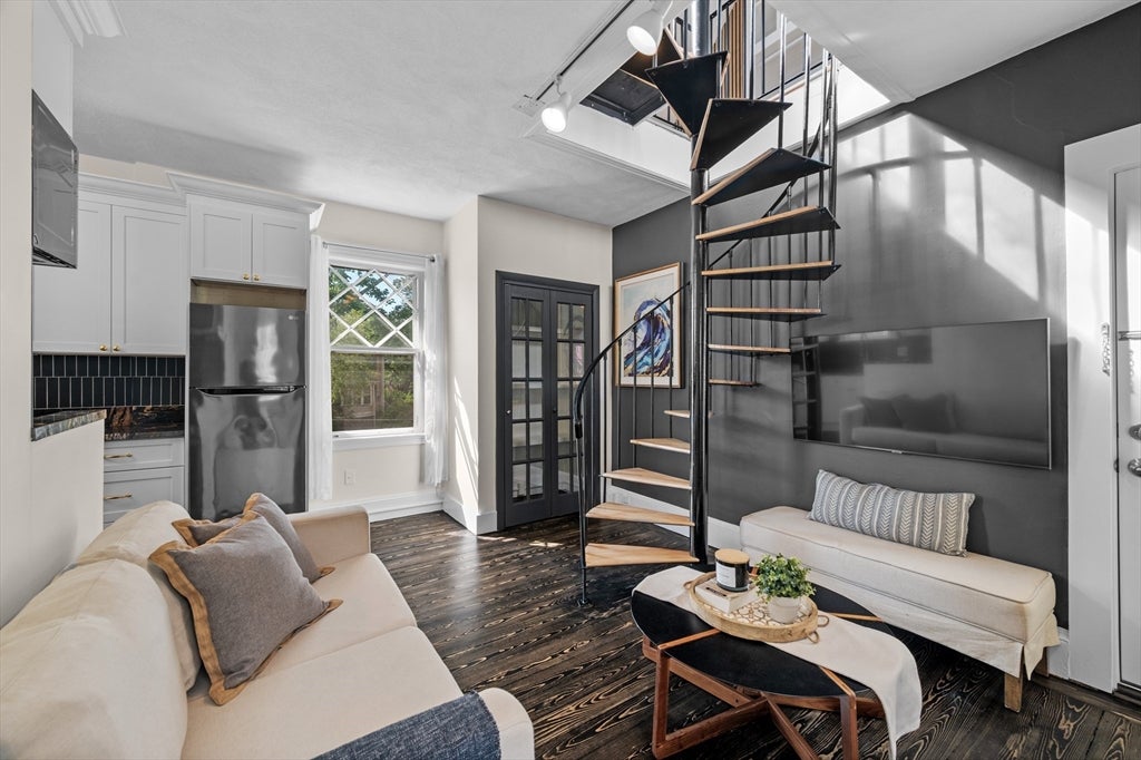 Photo of 28 Columbus Ave, Beverly, MA