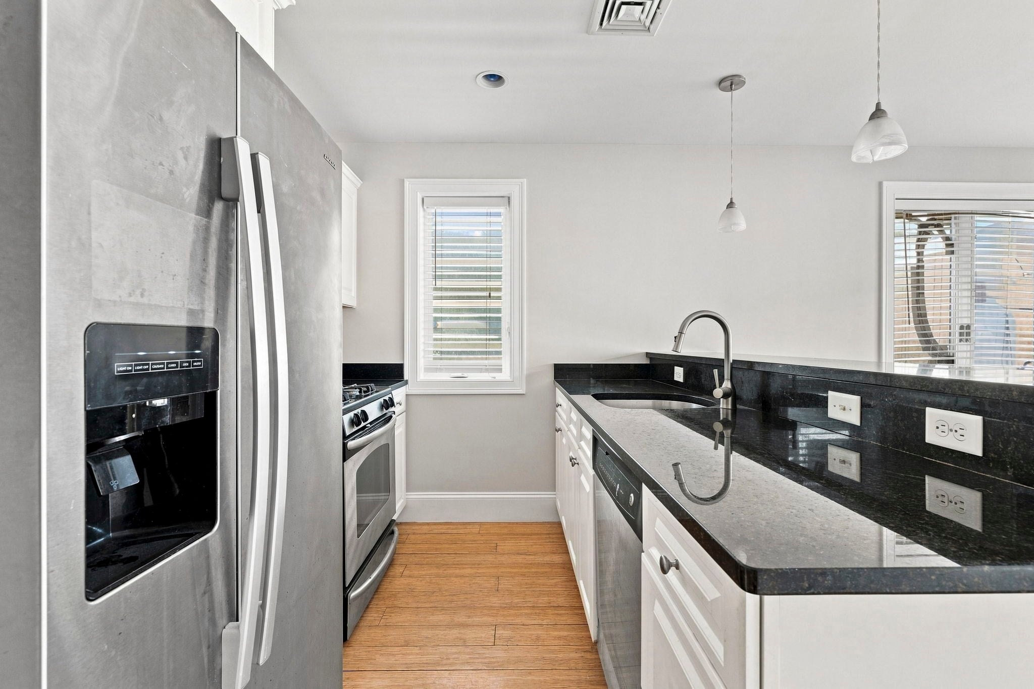 28 Mitchell St 1