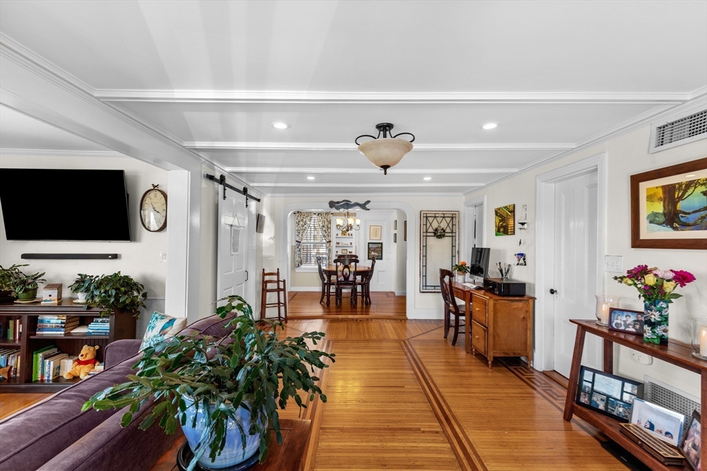 204 Sandwich Street 1