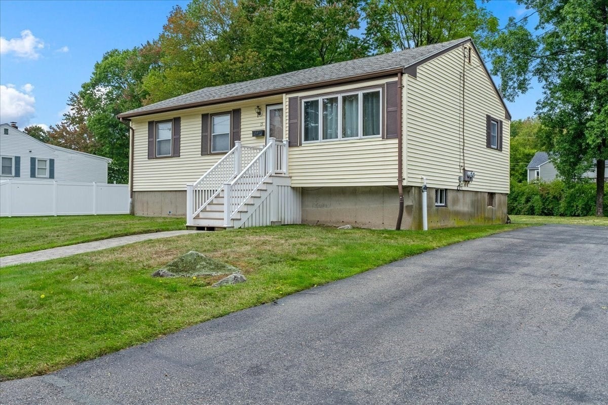 Photo of 15 Packard St, Avon, MA