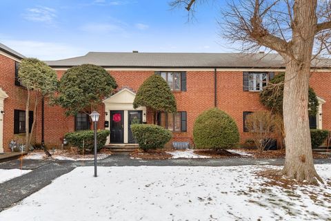 49 Pierce Rd 49 Watertown MA 02472