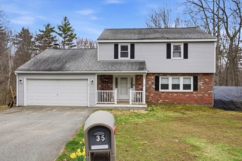 Photo of 35 Shannon Road, Hampstead, NH 03841 (MLS # 73511201)