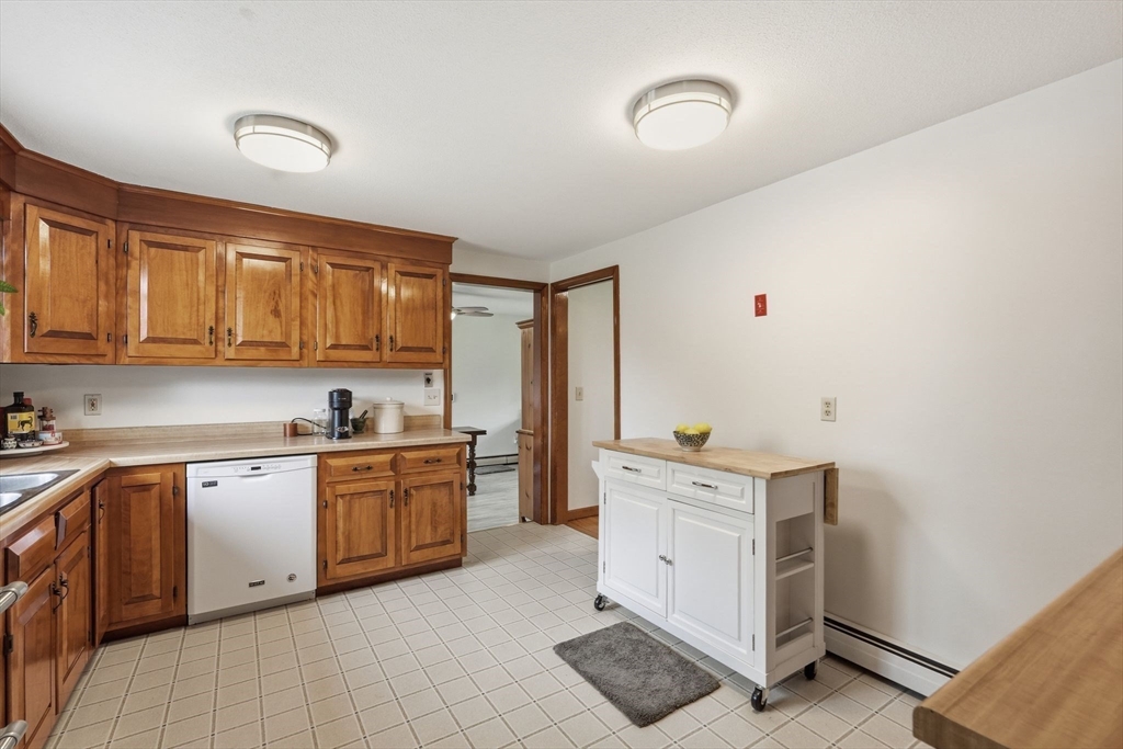 73 N Maple St, Hadley, MA Photo #13