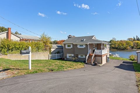 30 Front St Swansea MA 02777