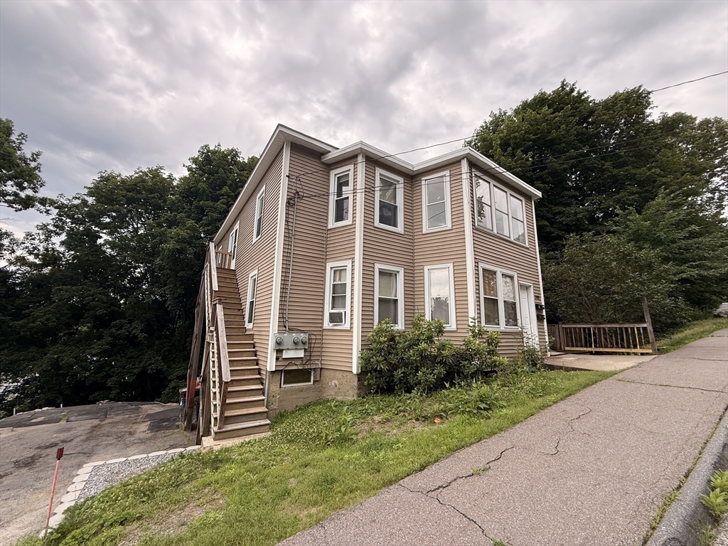 Photo 1 of 13 — 105 Grant St, Gardner, MA 01440