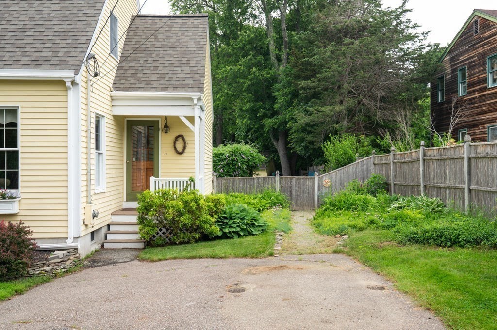 2 Dewey St.