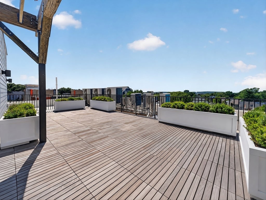 13 Warwick St 303
