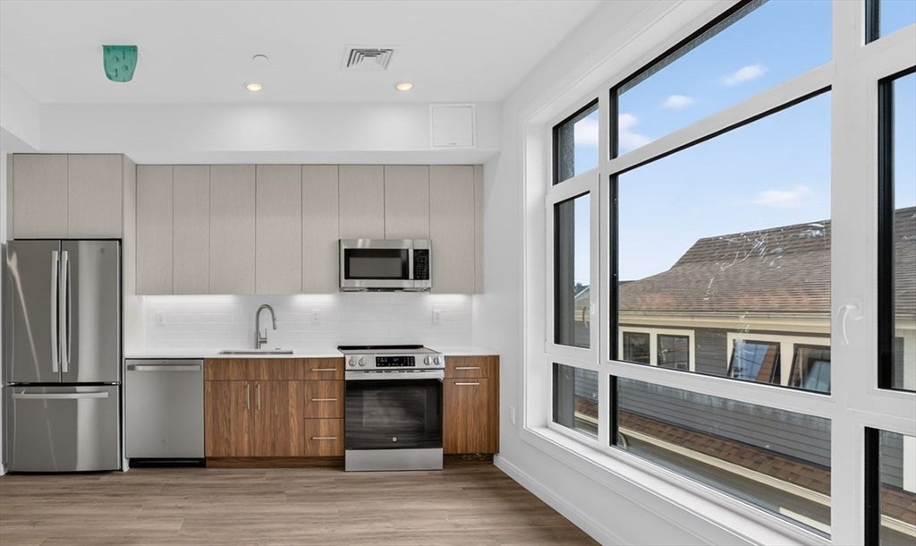 13 Warwick St #303, Somerville, MA, 13 Warwick St #303, Somerville, MA Photo #6