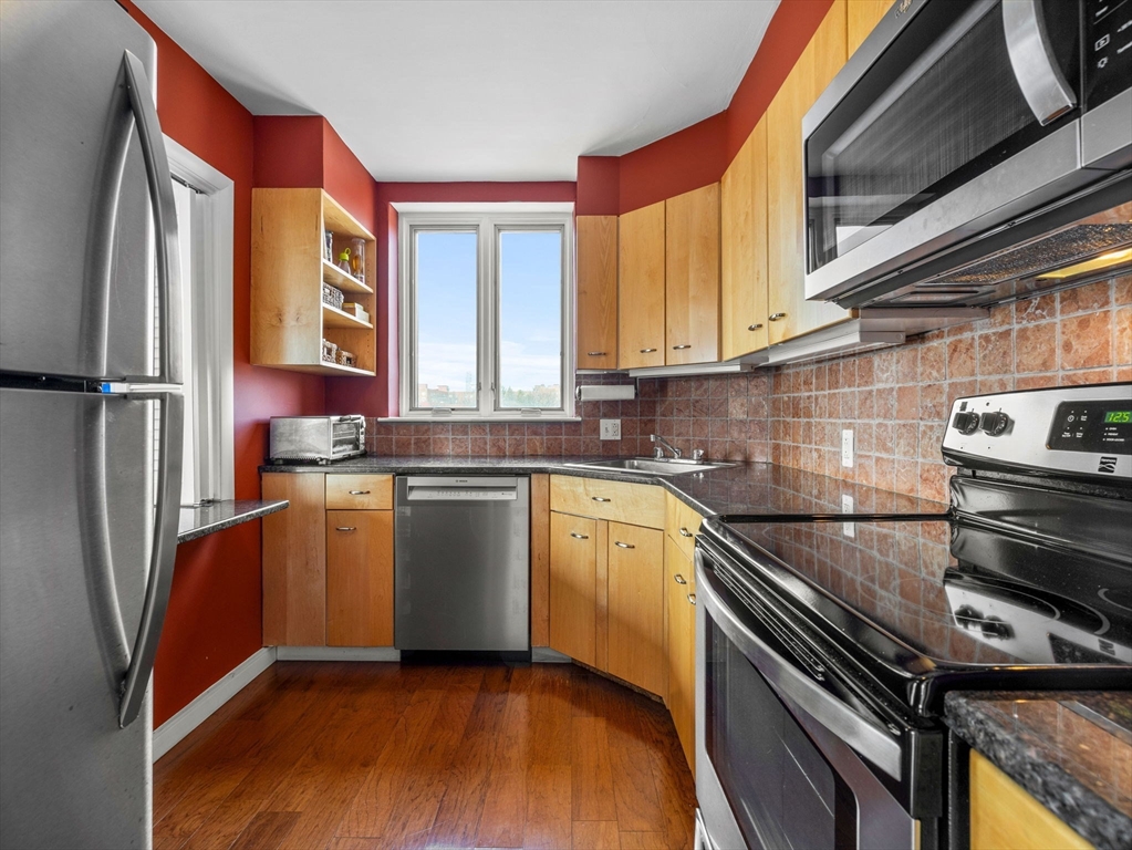 216 Saint Paul St 702