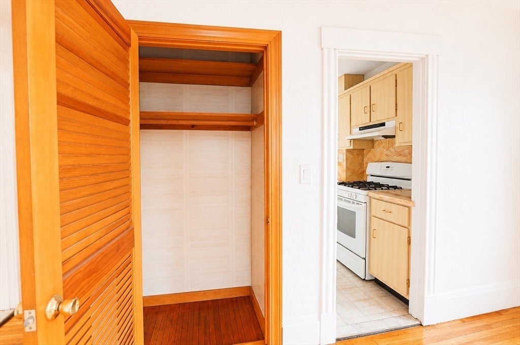 53 Sycamore St #2, Everett, MA Photo #7