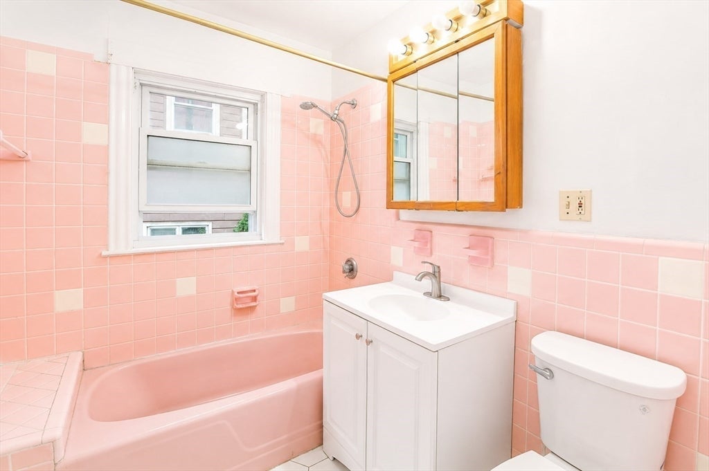 53 Sycamore St #2, Everett, MA Photo #5